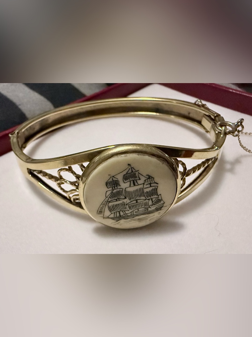 Vintage Scrimshaw Bangle Bracelet